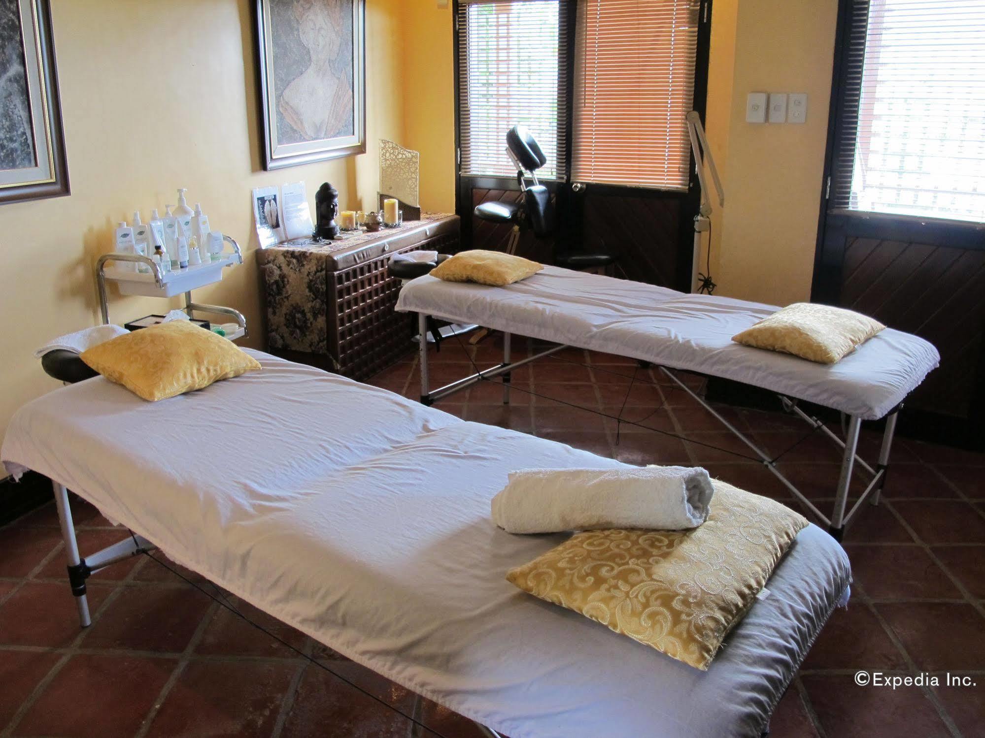 Utopia Resort & Spa Puerto Galera Esterno foto