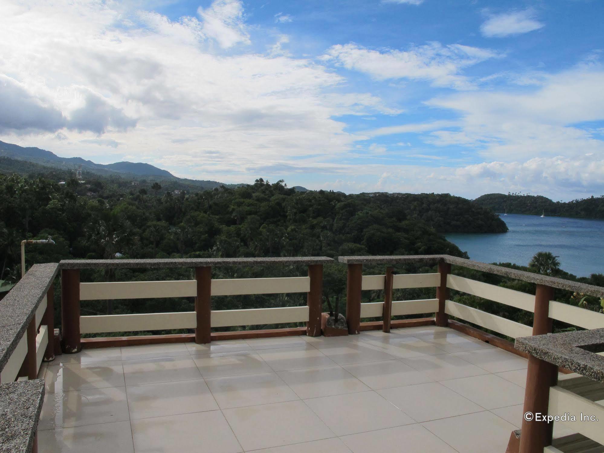 Utopia Resort & Spa Puerto Galera Esterno foto